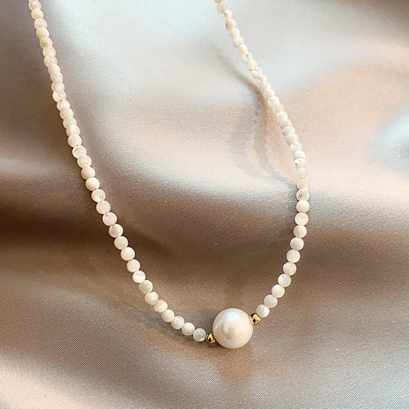 Elegante collar de perlas