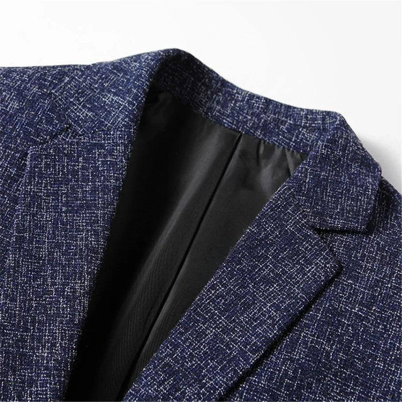 Modern Elegance: The Perfect Men's Blazer